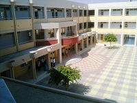 Школа на Кипре